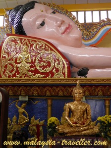 Reclining Buddha at Wat Chaiyamangalaram Reclining Buddha at Wat Chaiyamangalaram