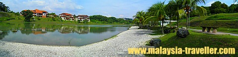The pebble beach at Taman Wawasan. The pebble beach at Taman Wawasan.