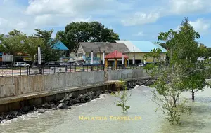 shophouses along side the waterfront