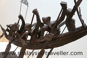 Sculpture by Mad Anwar Ismail at Bank Negara Museum Sculpture by Mad Anwar Ismail at Bank Negara Museum