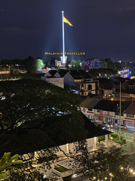 Ibu pertiwi floodlit at night Ibu pertiwi floodlit at night