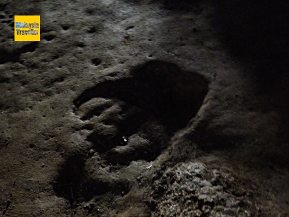 footprint-like impression at Fairy Cave