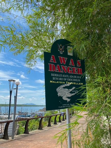 sign warning of crocodiles