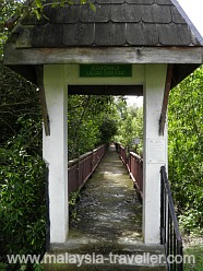 Entrance to boardwalk. Entrance to boardwalk.