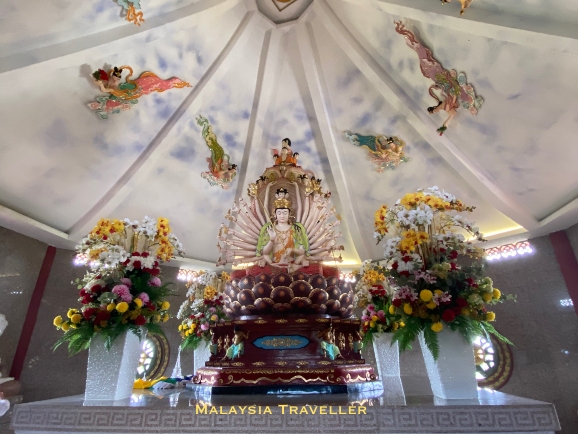 thousand hands guanyin statue