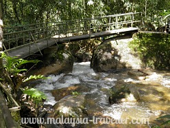 Lata Jarum Pulau Chekas Waterfalls Near Raub Pahang