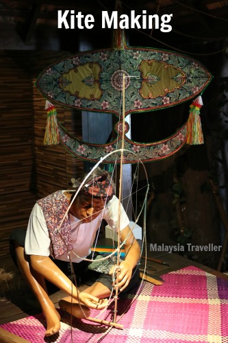 Malay-World Ethnology Museum kite making