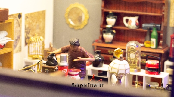 MinNature Malaysia model of typical Malaysian house interior