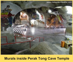 Murals and calligraphy adorn the walls of Perak Tong Murals and calligraphy adorn the walls of Perak Tong