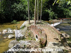Lata Jarum Pulau Chekas Waterfalls Near Raub Pahang