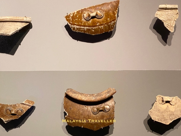 chinese ceramic pieces excavated