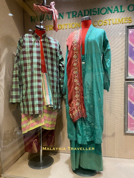 traditional male and female Malay costumes traditional male and female Malay costumes