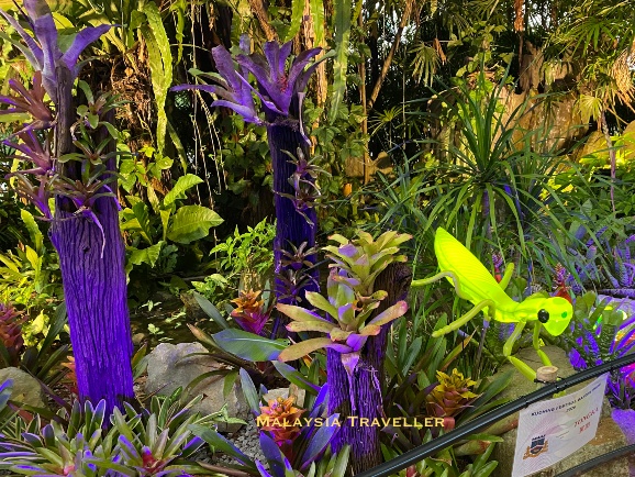 illuminated tropical plants at the MBKS Garden Show illuminated tropical plants at the MBKS Garden Show
