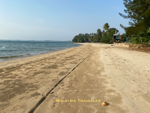 Siar Beach at high tide