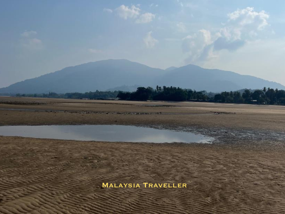 Siar Beach at low tide