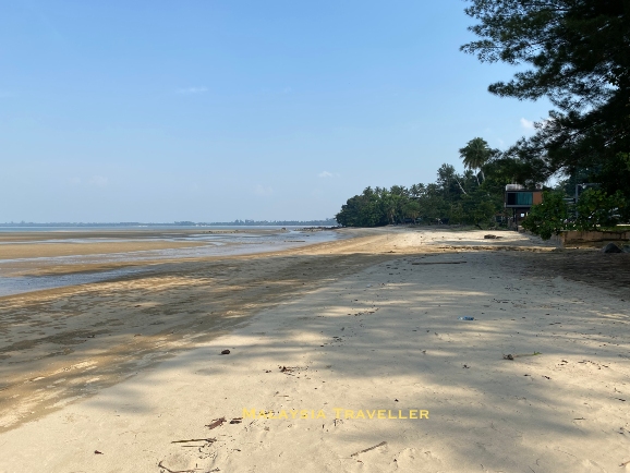 Siar Beach at low tide