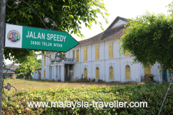 Jalan Speedy Teluk Intan