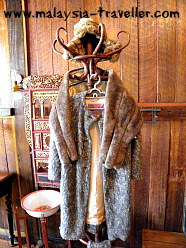 Fur coat in Gopeng Fur coat in Gopeng