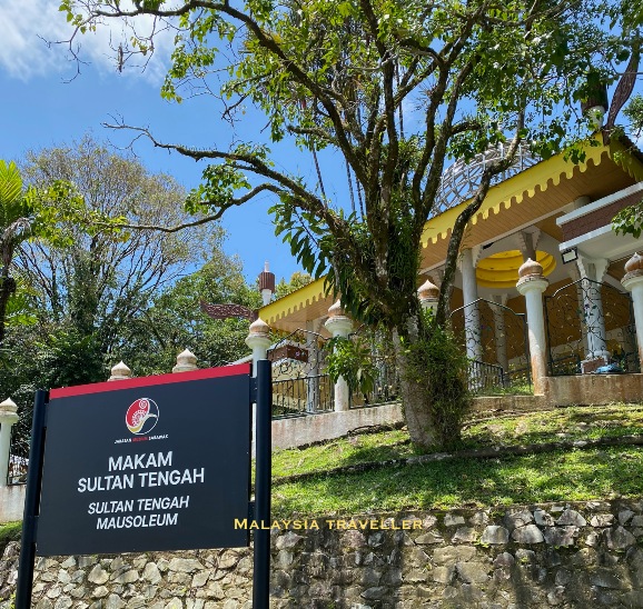 Sarawak Museums Departmentsign reading Makam Sultan Tengah