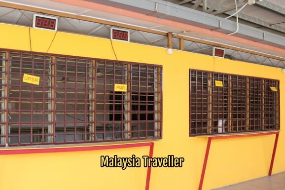 counter at Seen Hock Yeen Temple