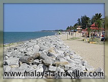 Pantai Cahaya Bulan