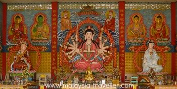 Statue of the Bodhisattva Avalokitesvara with 18 arms.