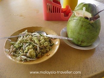 Lunch at Wat Phothivihan